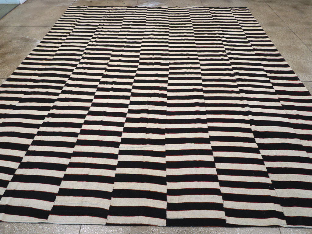 Modern Turkish Flatweave Kilim Large Room Size Carpet, No.31594 - Gss