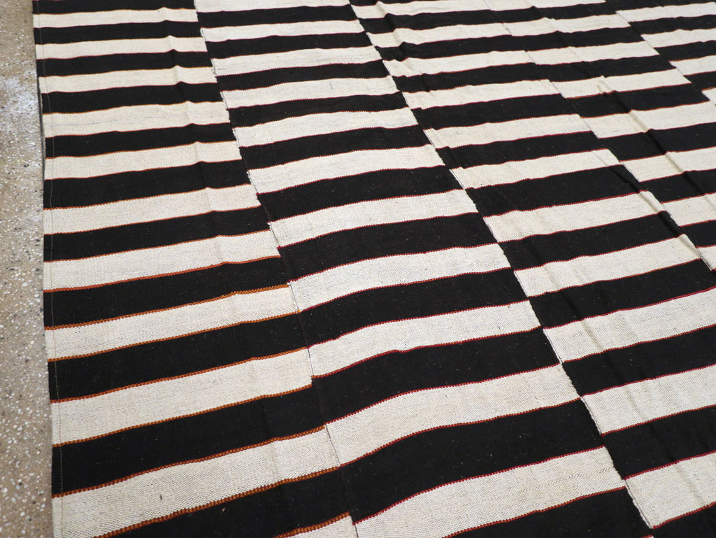 Modern Turkish Flatweave Kilim Large Room Size Carpet, No.31594 - Gss