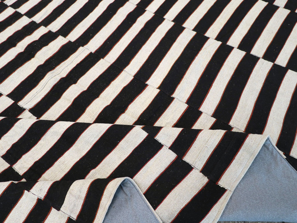 Modern Turkish Flatweave Kilim Large Room Size Carpet, No.31594 - Gss