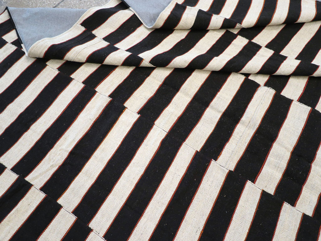 Modern Turkish Flatweave Kilim Large Room Size Carpet, No.31594 - Gss