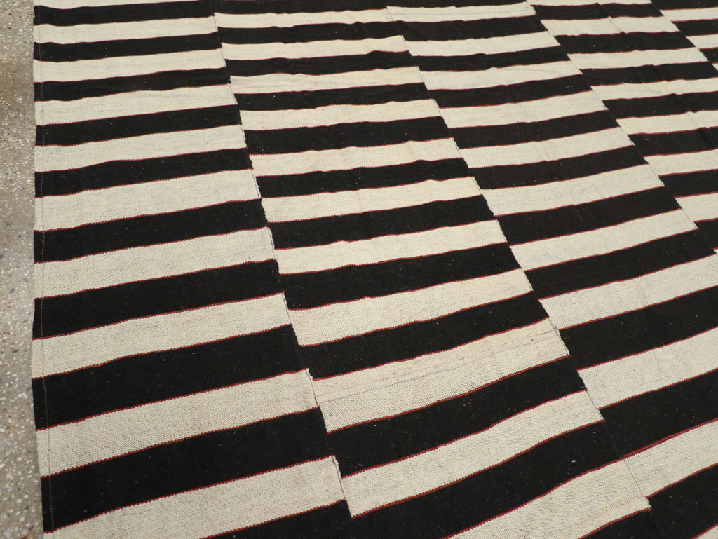 Modern Turkish Flatweave Kilim Room Size Carpet, No.31595 - Gss