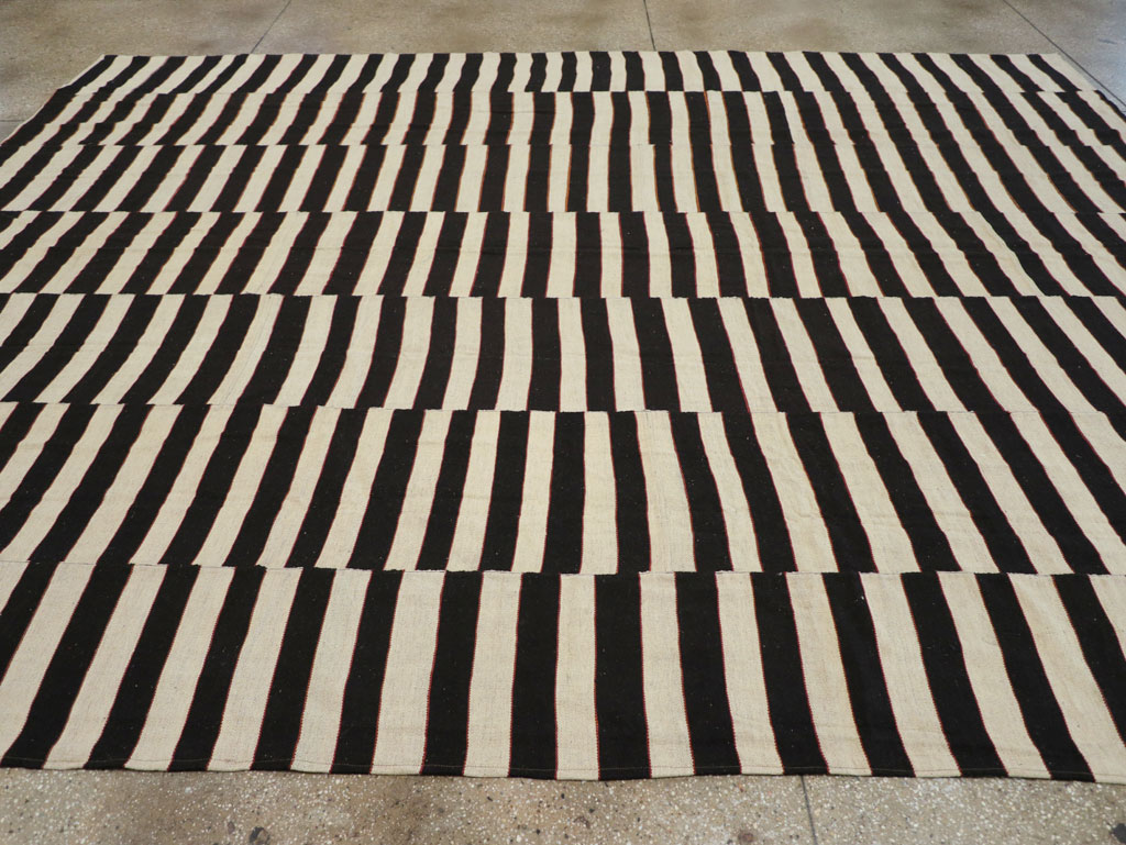 Modern Turkish Flatweave Kilim Room Size Carpet, No.31595 - Gss