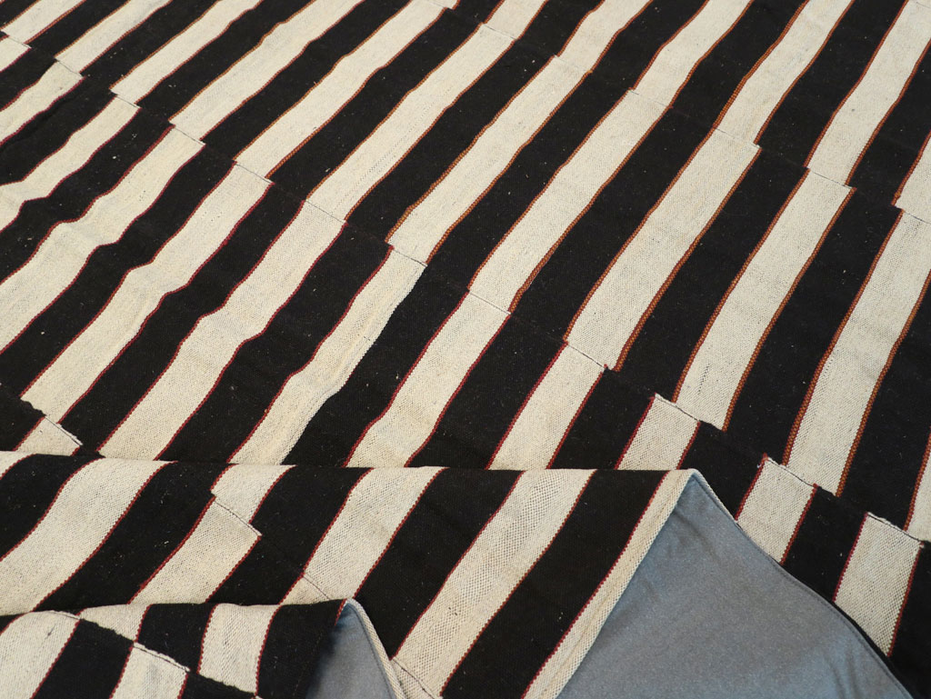 Modern Turkish Flatweave Kilim Room Size Carpet, No.31595 - Gss