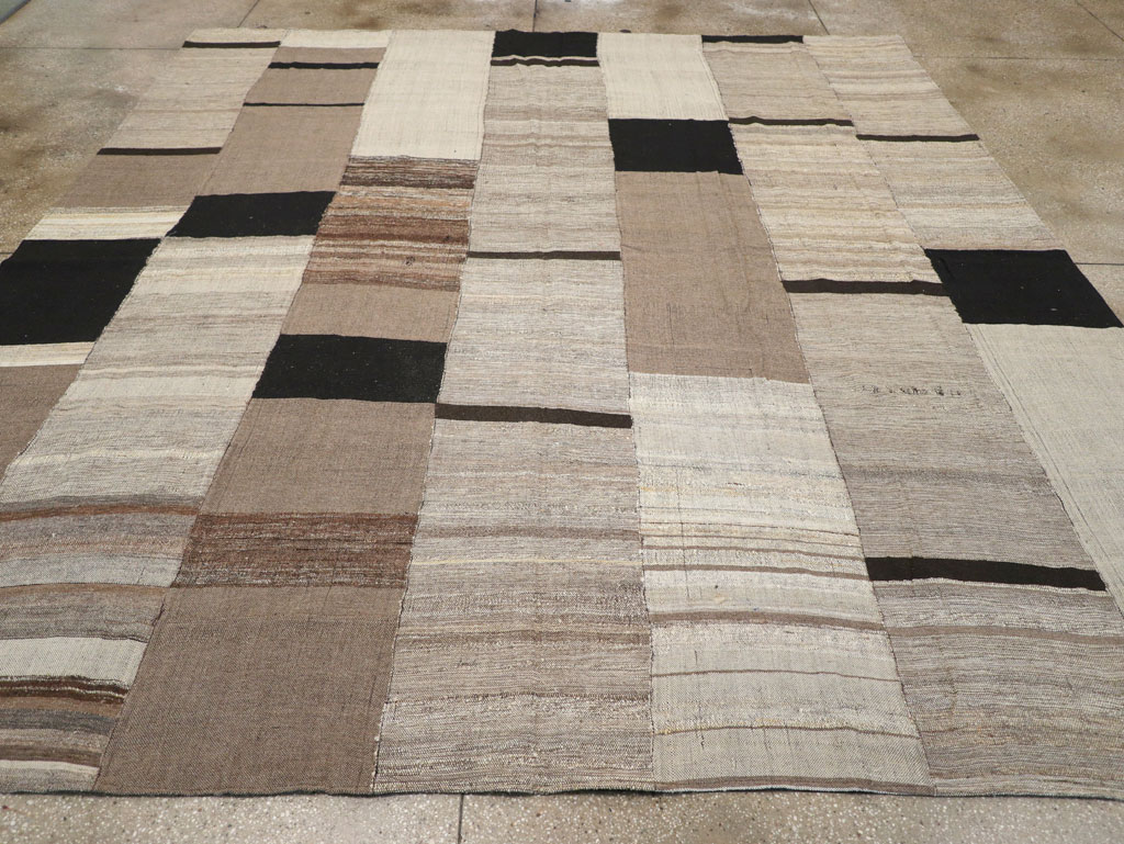 Modern Turkish Flatweave Square Room Size Carpet, No.31609 - Gss