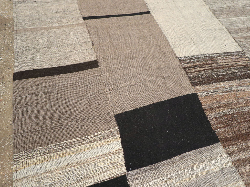 Modern Turkish Flatweave Square Room Size Carpet, No.31609 - Gss