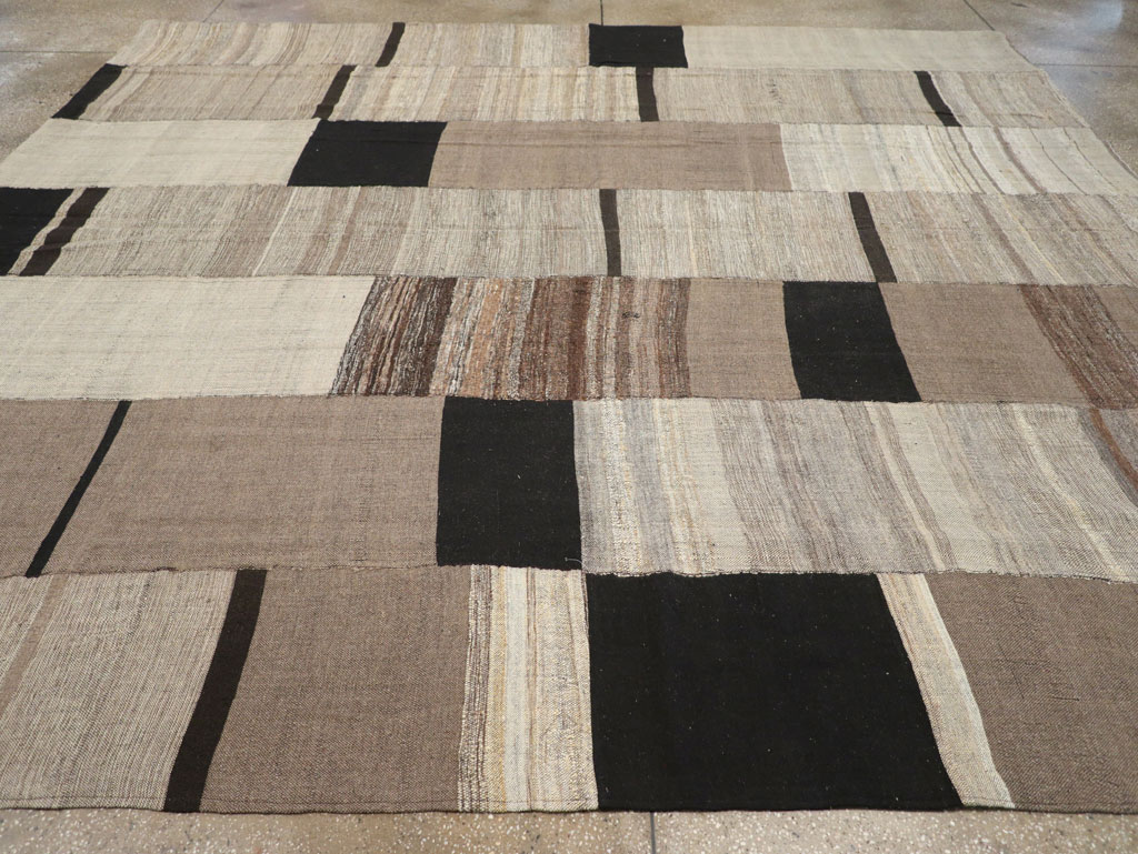 Modern Turkish Flatweave Square Room Size Carpet, No.31609 - Gss