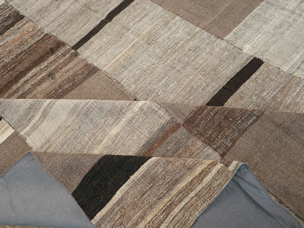 Modern Turkish Flatweave Square Room Size Carpet, No.31609 - Gss