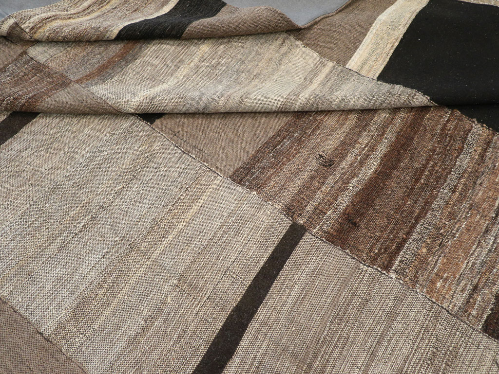 Modern Turkish Flatweave Square Room Size Carpet, No.31609 - Gss