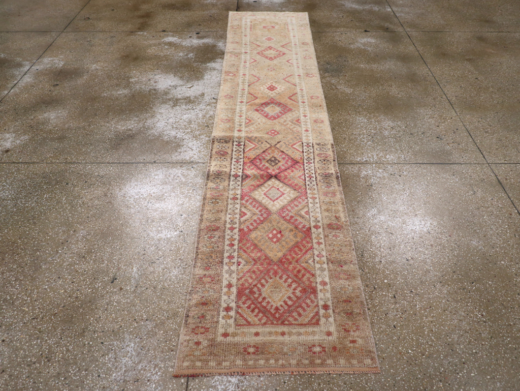 Vintage Turkish Anatolian Small Runner, No.31652 - Gss