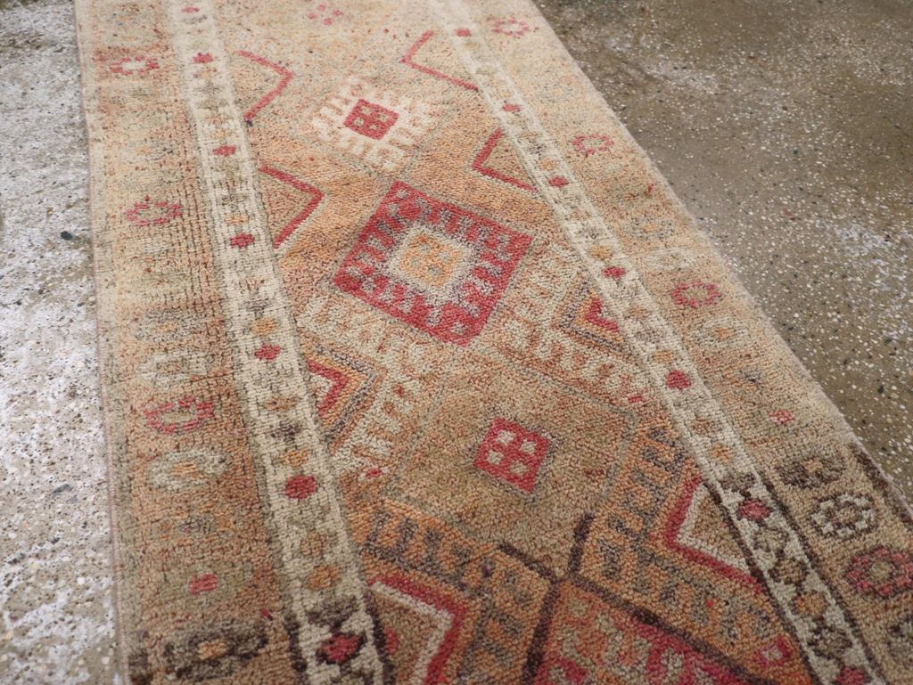 Vintage Turkish Anatolian Small Runner, No.31652 - Gss