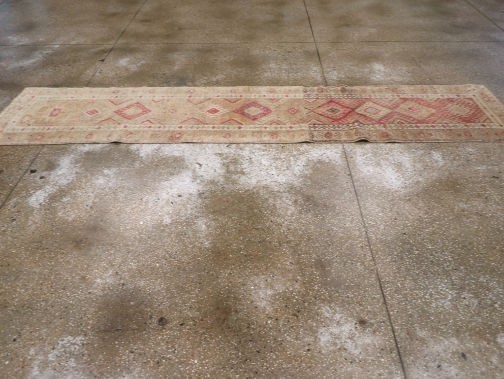 Vintage Turkish Anatolian Small Runner, No.31652 - Gss