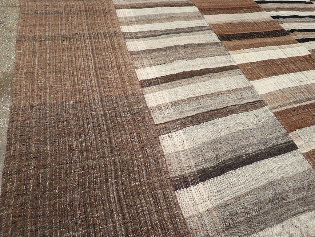 Modern Turkish Flatweave Kilim Square Room Size Carpet, No.31675 - Gss