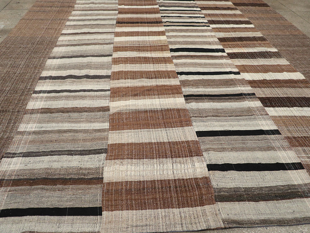 Modern Turkish Flatweave Kilim Square Room Size Carpet, No.31675 - Gss