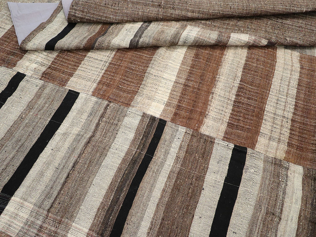 Modern Turkish Flatweave Kilim Square Room Size Carpet, No.31675 - Gss