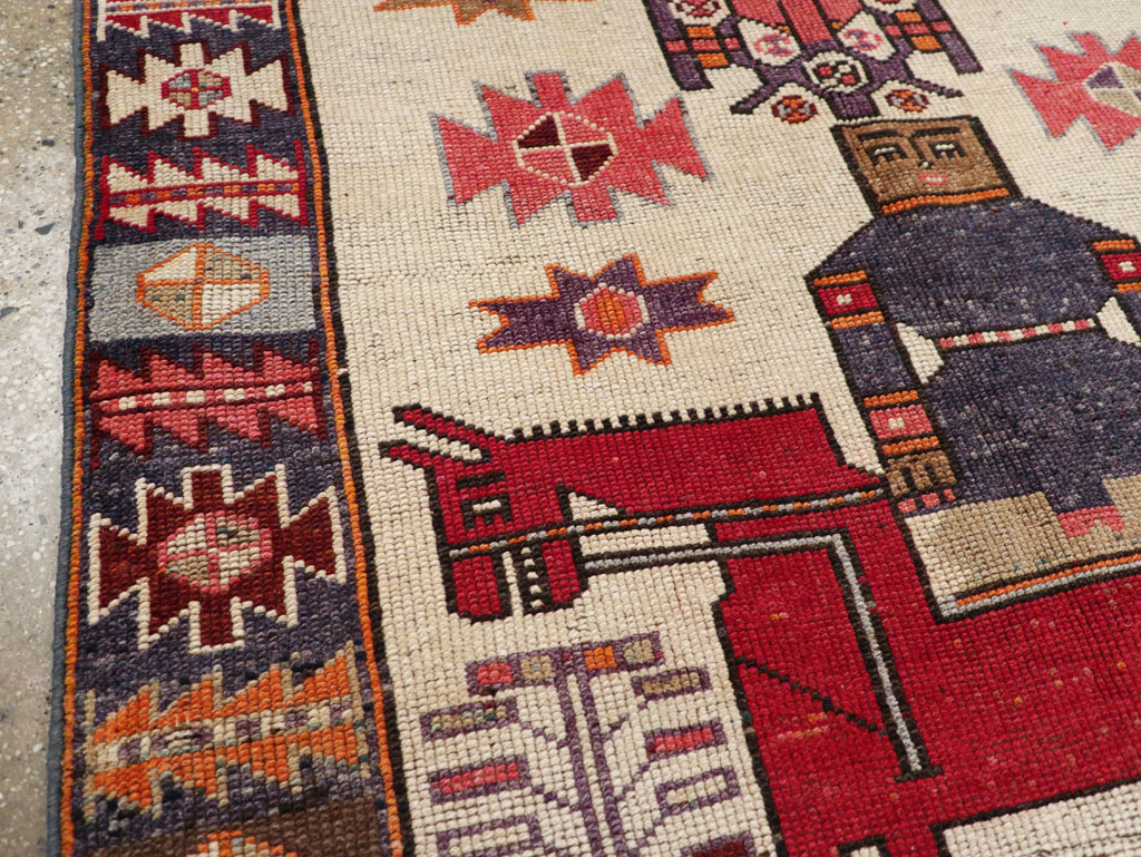 Vintage Persian Pictorial Bakhtiari Accent Rug, No.31742 - Gss