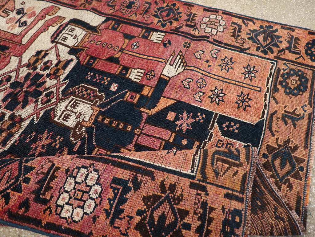 Vintage Persian Bakhtiari Rug, No.31747 - Gss