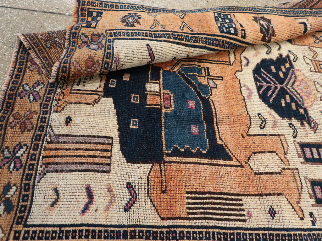 Vintage Persian Bakhtiari Pictorial Rug, No.31750 - Gss