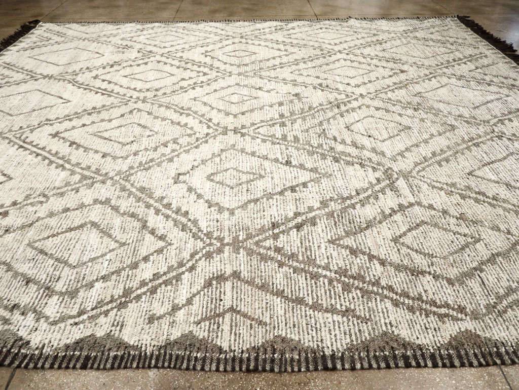 Contemporary Moroccan Inspired Turkish Large Room Size Carpet, No.31786 - Gss