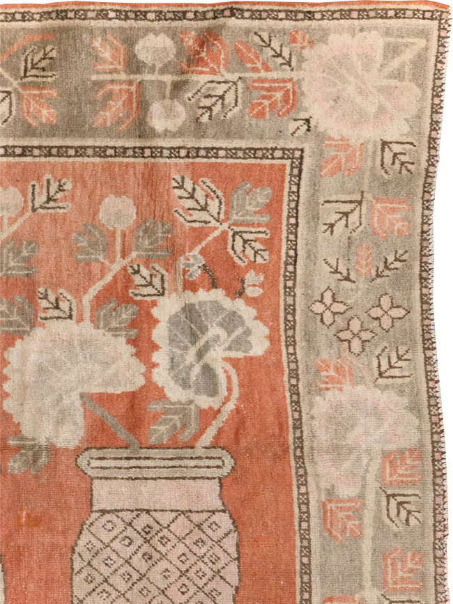 Antique East Turkestan Pictorial Vase Khotan Accent Rug, No.31791 - Gss