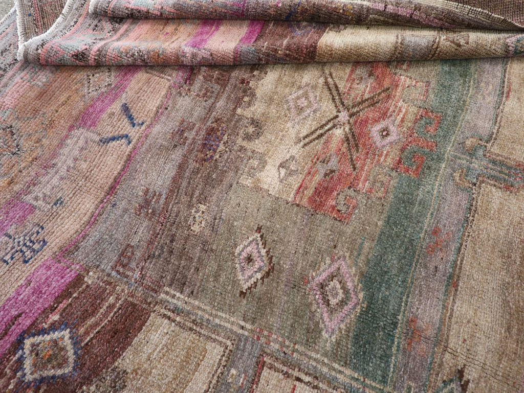 Vintage Turkish Anatolian Tribal Gallery Carpet, No.31830 - Gss