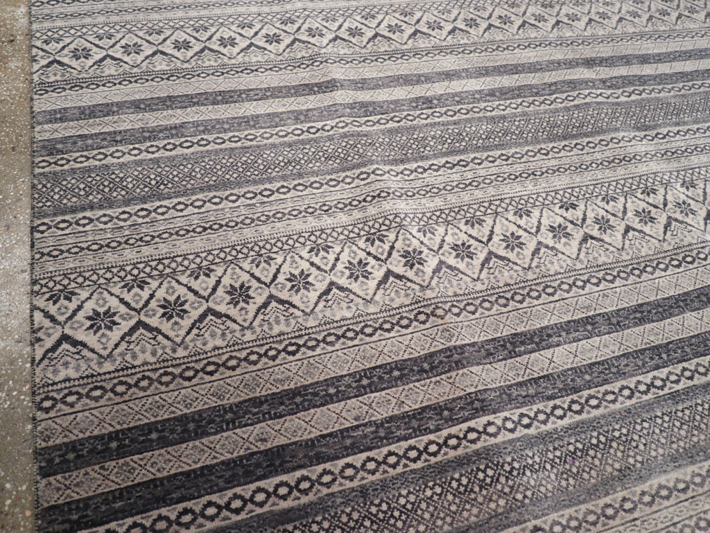 Contemporary Turkish Small Room Size Carpet, No.31876 - Gss