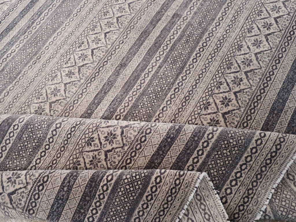 Contemporary Turkish Small Room Size Carpet, No.31876 - Gss