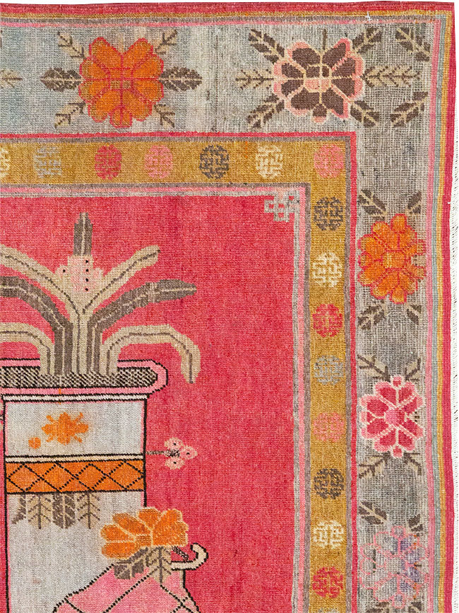 Antique East Turkestan Pictorial Vase Khotan Accent Rug, No.31882 - Gss