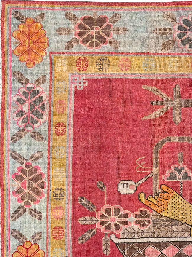 Antique East Turkestan Pictorial Vase Khotan Accent Rug, No.31882 - Gss