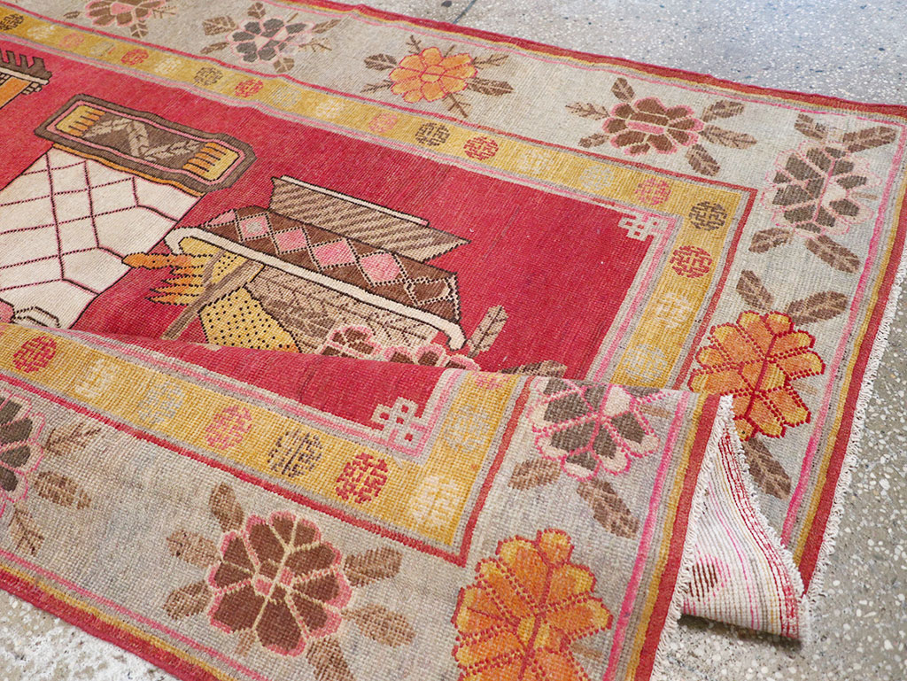 Antique East Turkestan Pictorial Vase Khotan Accent Rug, No.31882 - Gss