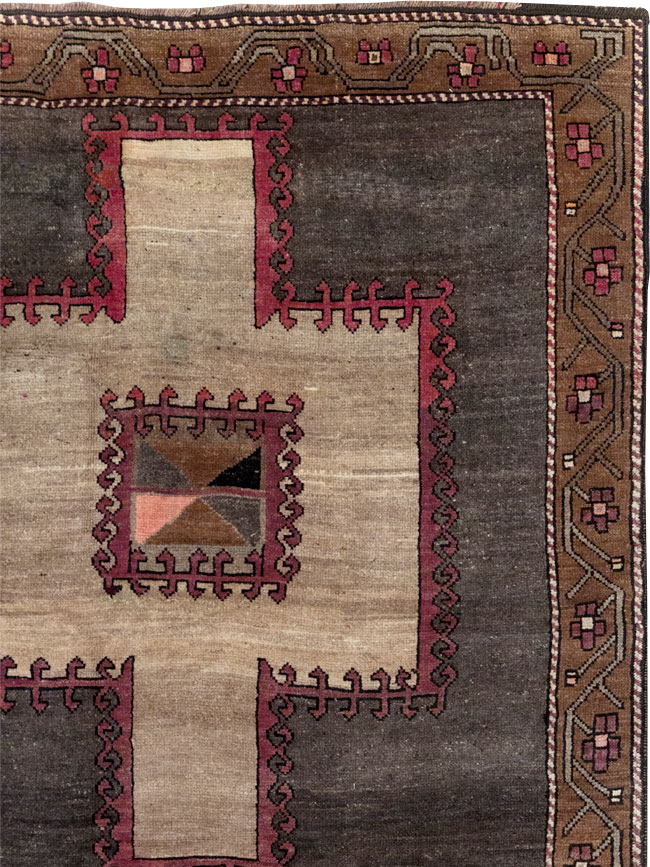 Tribal Vintage Turkish Anatolian Room Size Carpet, No.31897 - Gss