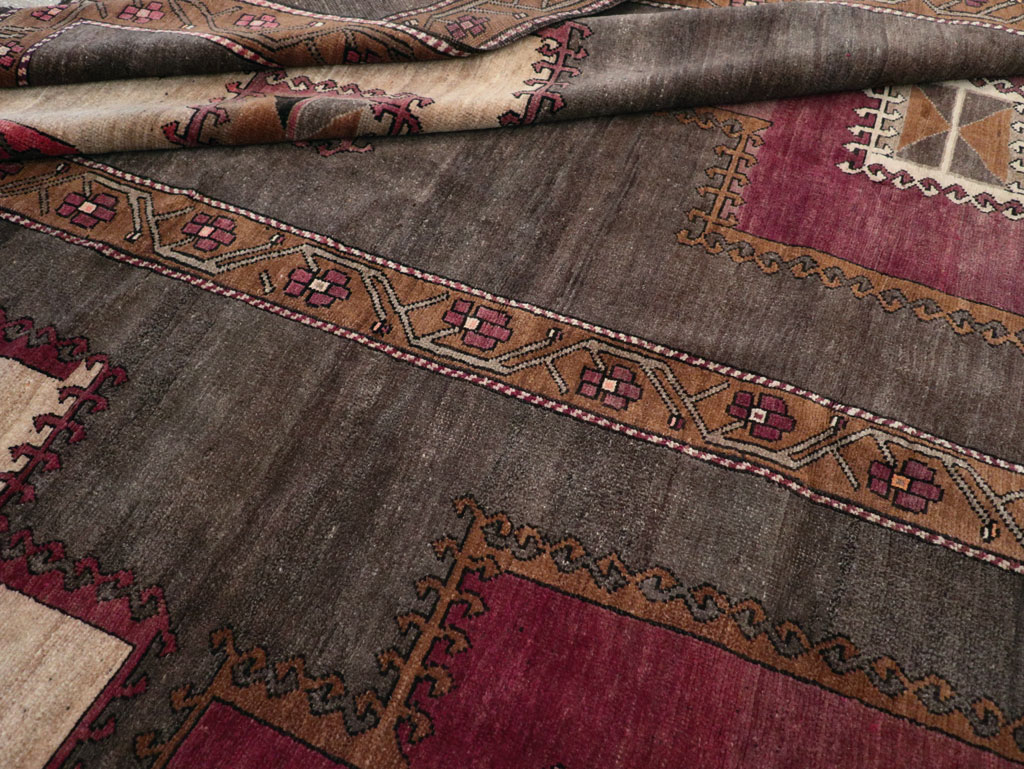 Tribal Vintage Turkish Anatolian Room Size Carpet, No.31897 - Gss