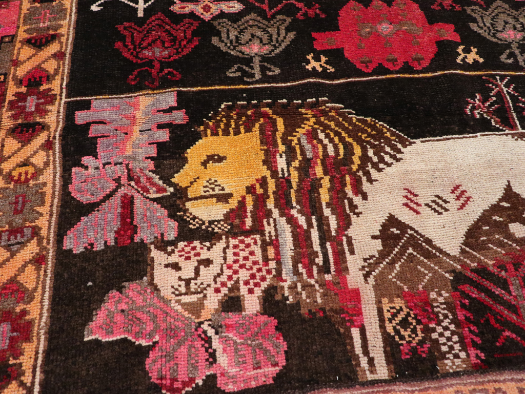 Vintage Turkish Anatolian Pictorial Accent Carpet, No.31909 - Gss