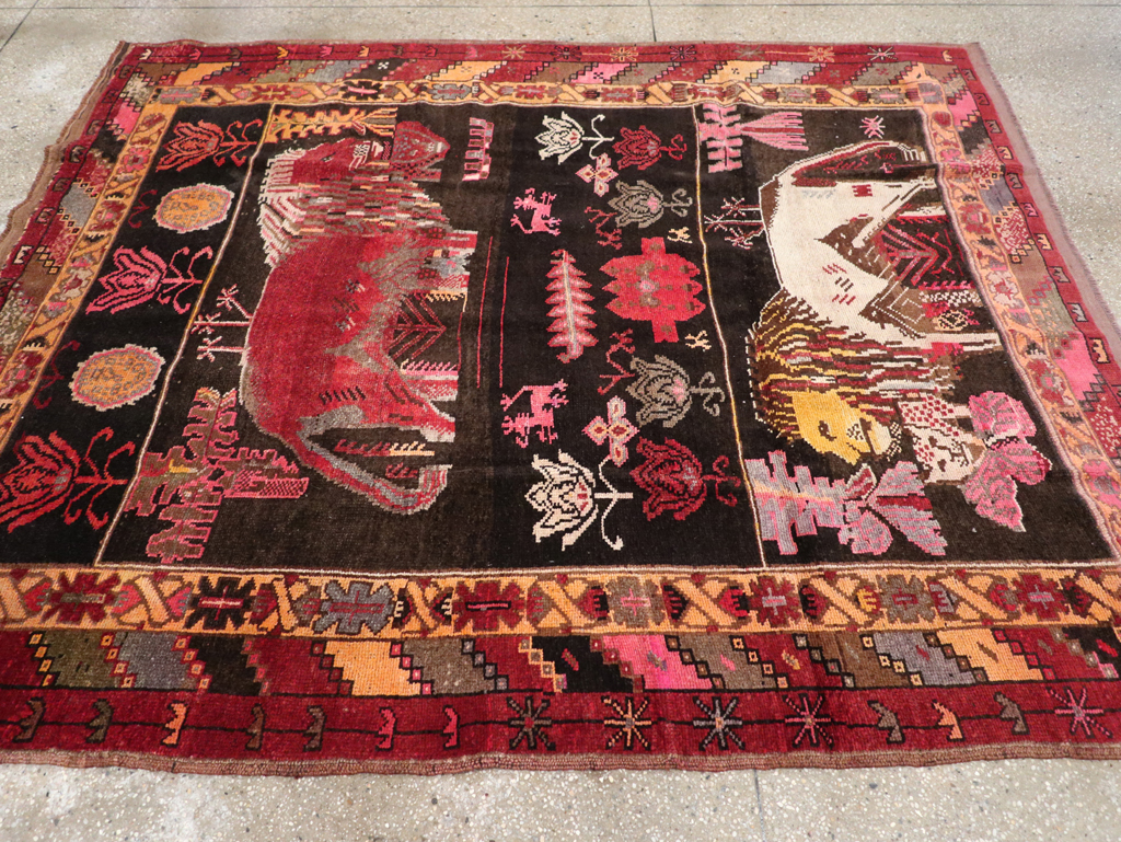 Vintage Turkish Anatolian Pictorial Accent Carpet, No.31909 - Gss
