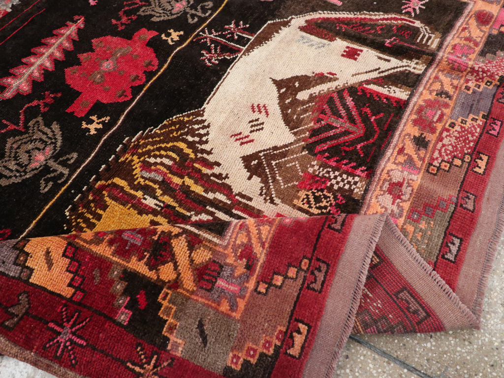 Vintage Turkish Anatolian Pictorial Accent Carpet, No.31909 - Gss
