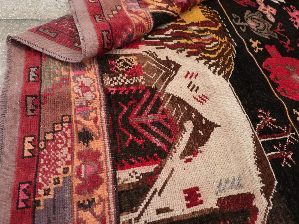 Vintage Turkish Anatolian Pictorial Accent Carpet, No.31909 - Gss
