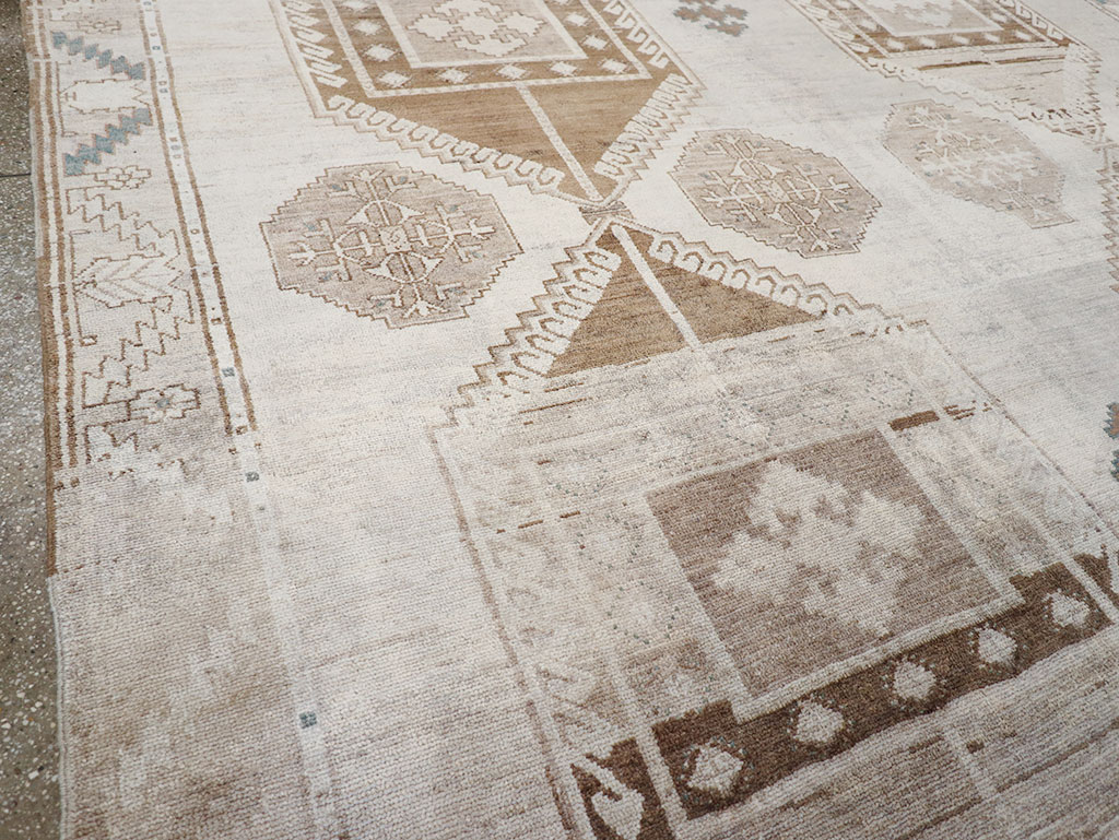 Vintage Turkish Anatolian Room Size Carpet, No.31952 - Gss