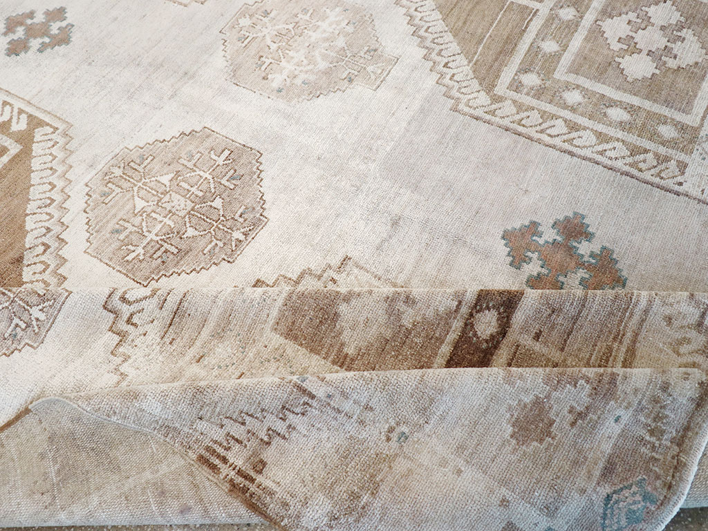 Vintage Turkish Anatolian Room Size Carpet, No.31952 - Gss