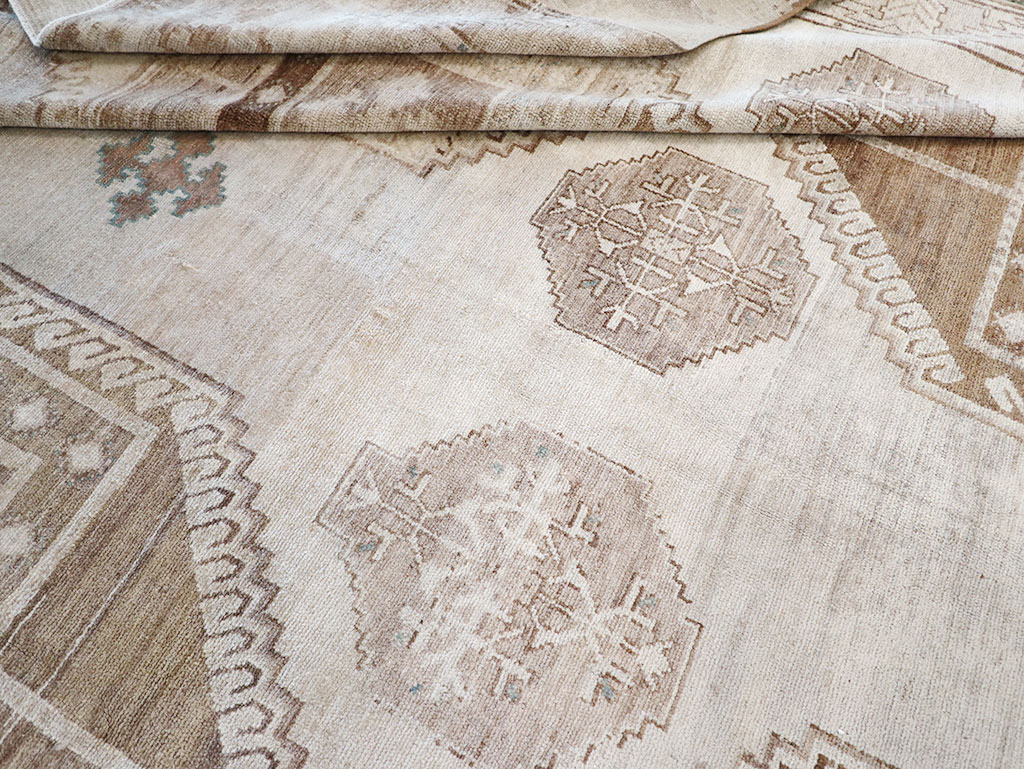 Vintage Turkish Anatolian Room Size Carpet, No.31952 - Gss