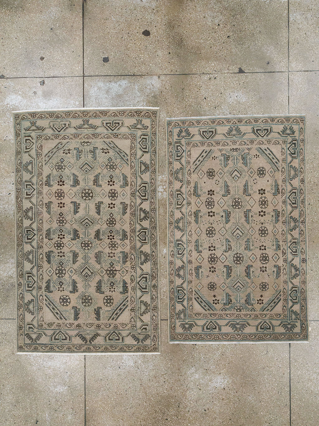 Vintage Persian Malayer Throw Rug (Pair: 2 of 2), No.31986 - Gss