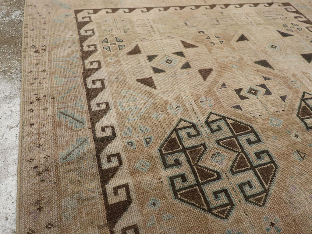 Vintage Persian Lori Accent Rug, No.31995 - Gss