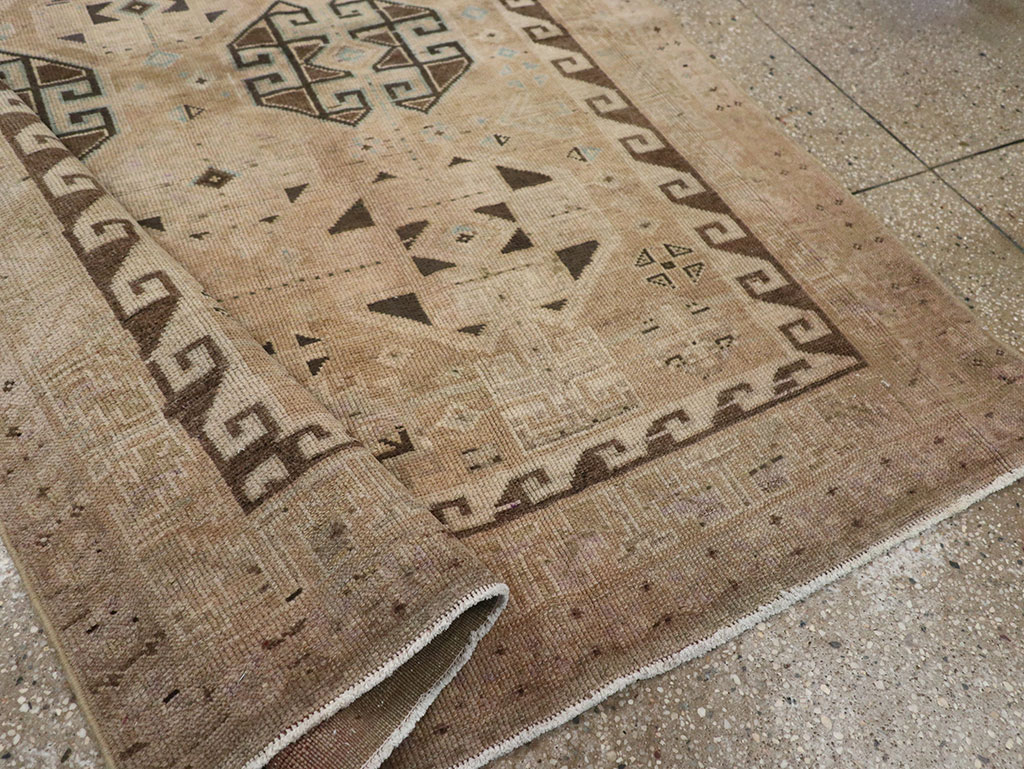 Vintage Persian Lori Accent Rug, No.31995 - Gss