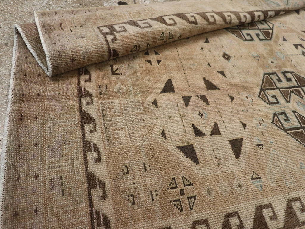 Vintage Persian Lori Accent Rug, No.31995 - Gss