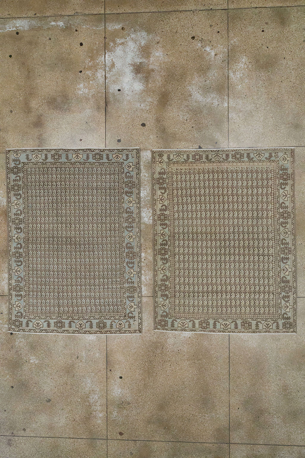 Vintage Persian Veece Accent Rug (Pair: 2 of 2), No.32000 - Gss