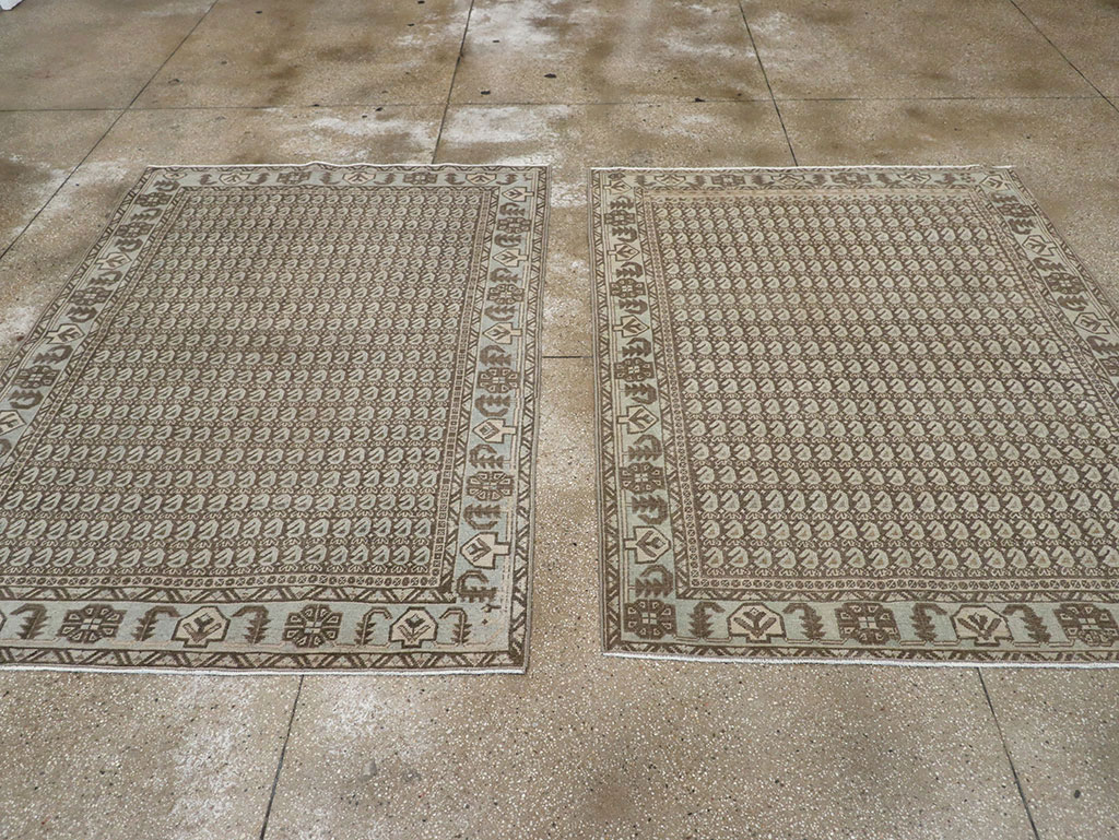 Vintage Persian Veece Accent Rug (Pair: 1 of 2), No.32003 - Gss