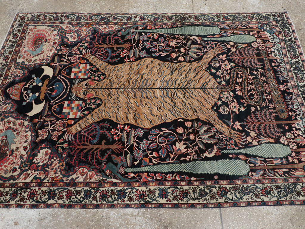 Antique Persian Sarouk Fereghan Pictorial Accent rug, No.32173 - Gss