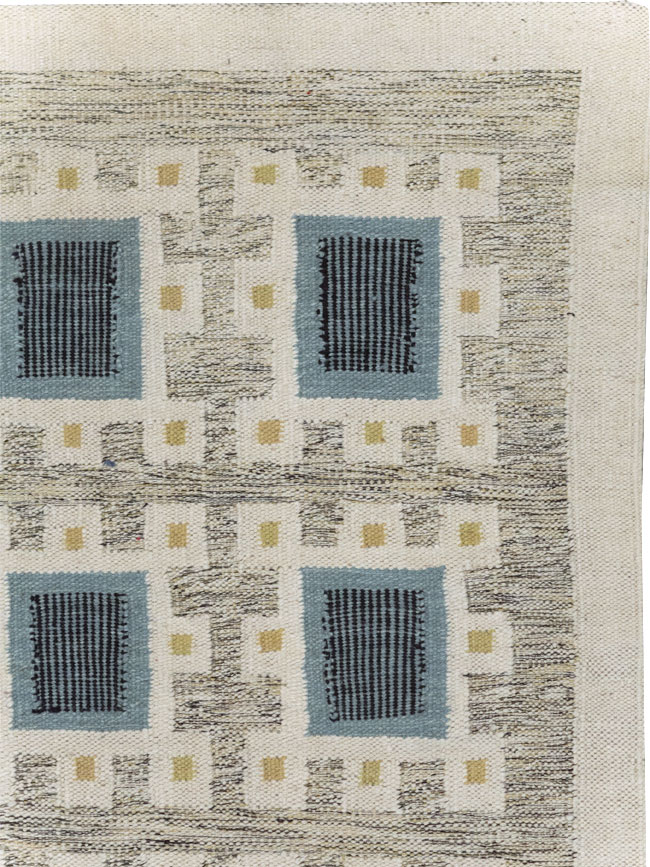 Swedish Inspired Contemporary Turkish Flatweave Accent Rug, No.32200 - Gss