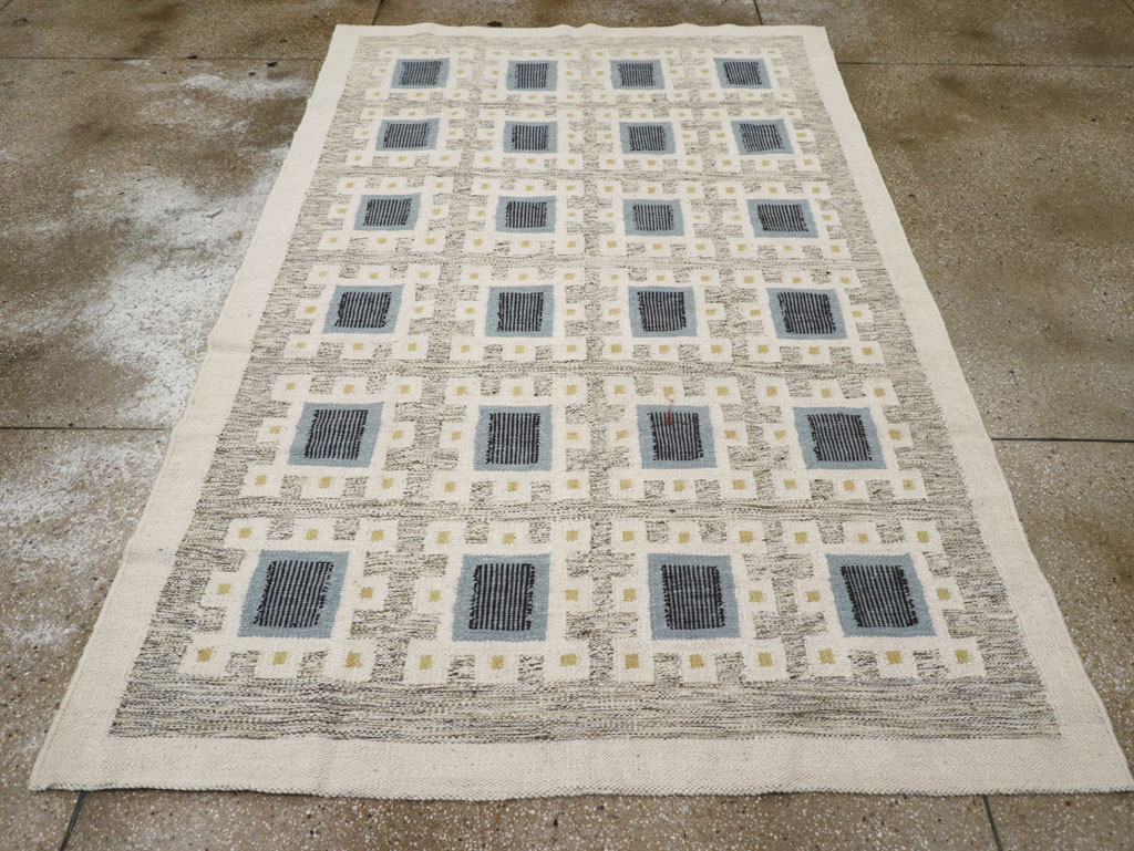 Swedish Inspired Contemporary Turkish Flatweave Accent Rug, No.32200 - Gss