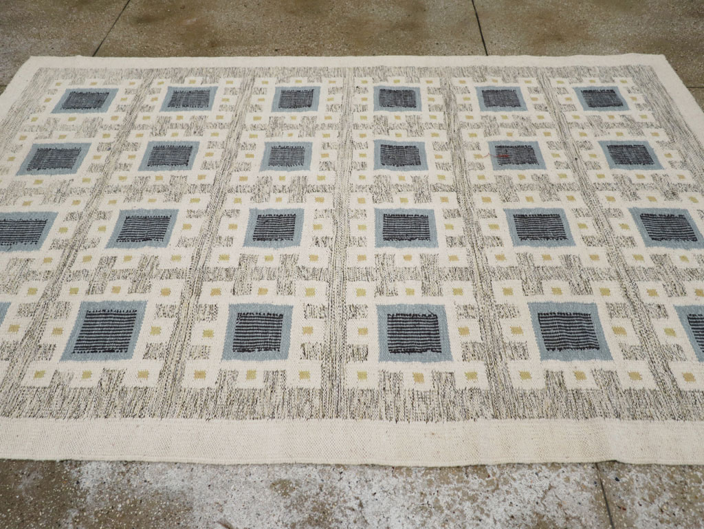 Swedish Inspired Contemporary Turkish Flatweave Accent Rug, No.32200 - Gss