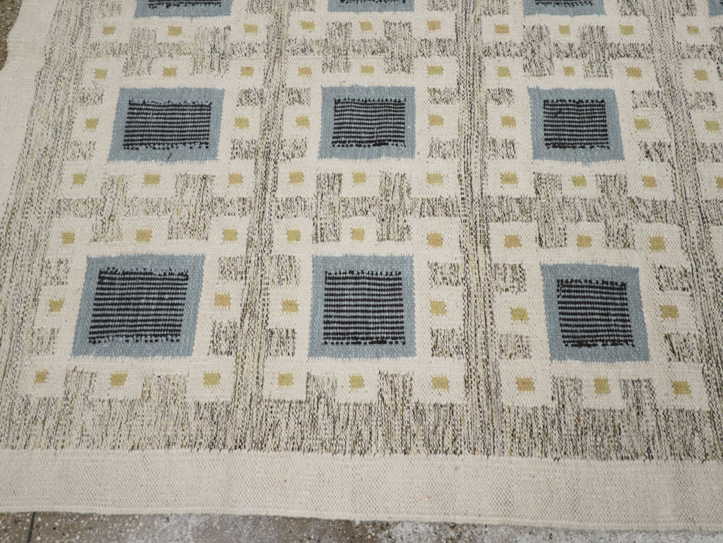 Swedish Inspired Contemporary Turkish Flatweave Accent Rug, No.32200 - Gss