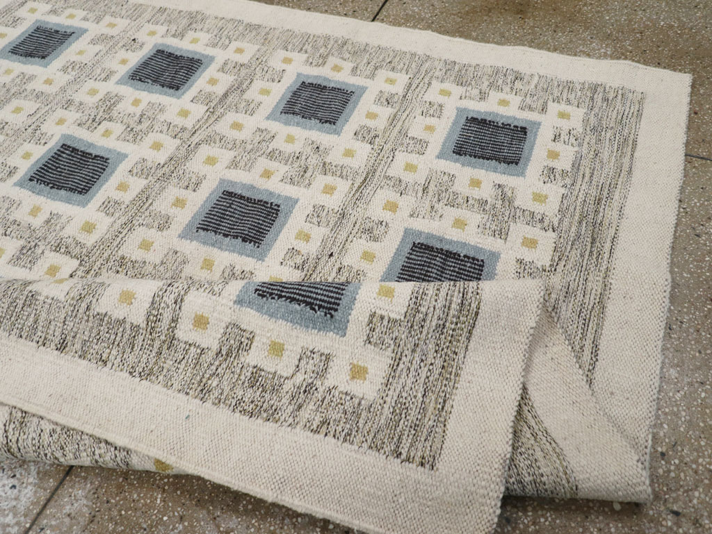 Swedish Inspired Contemporary Turkish Flatweave Accent Rug, No.32200 - Gss